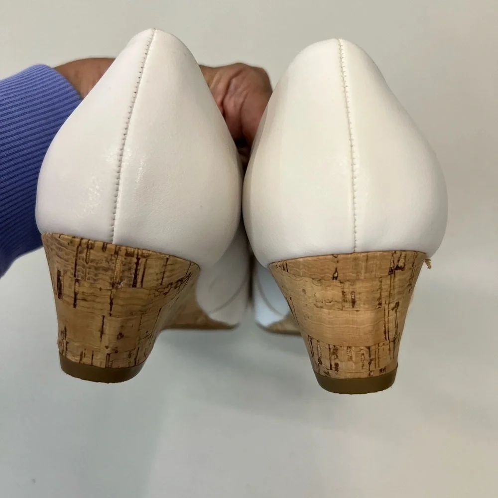Aerosoles Application  Bone‎ Peep Toe Low Wedge Heels Size 9